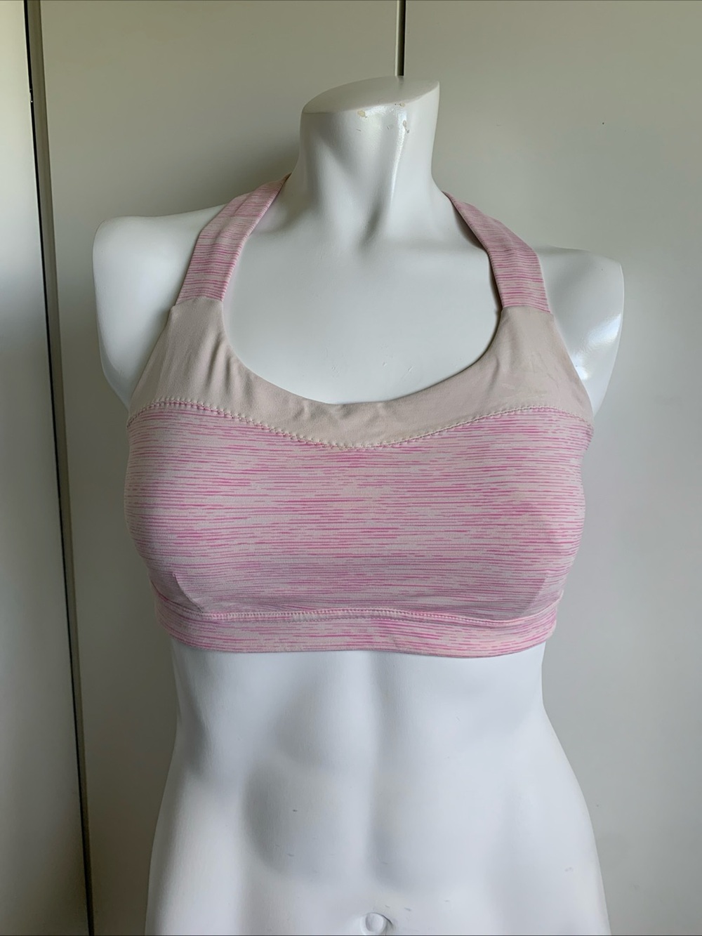 Lululemon size 6 (medium) Hook Me Up pink Racerback sports bra